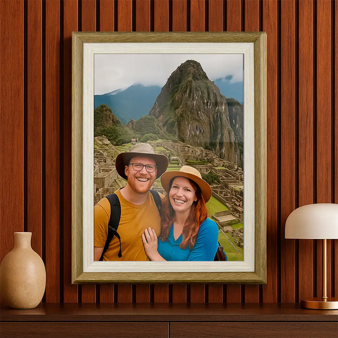 PORTA-RETRATO DECORATIVO 6X8CM EM MDF MARROM CLARO E BRANCO COM PROTEÇÃO EM PLÁSTICO