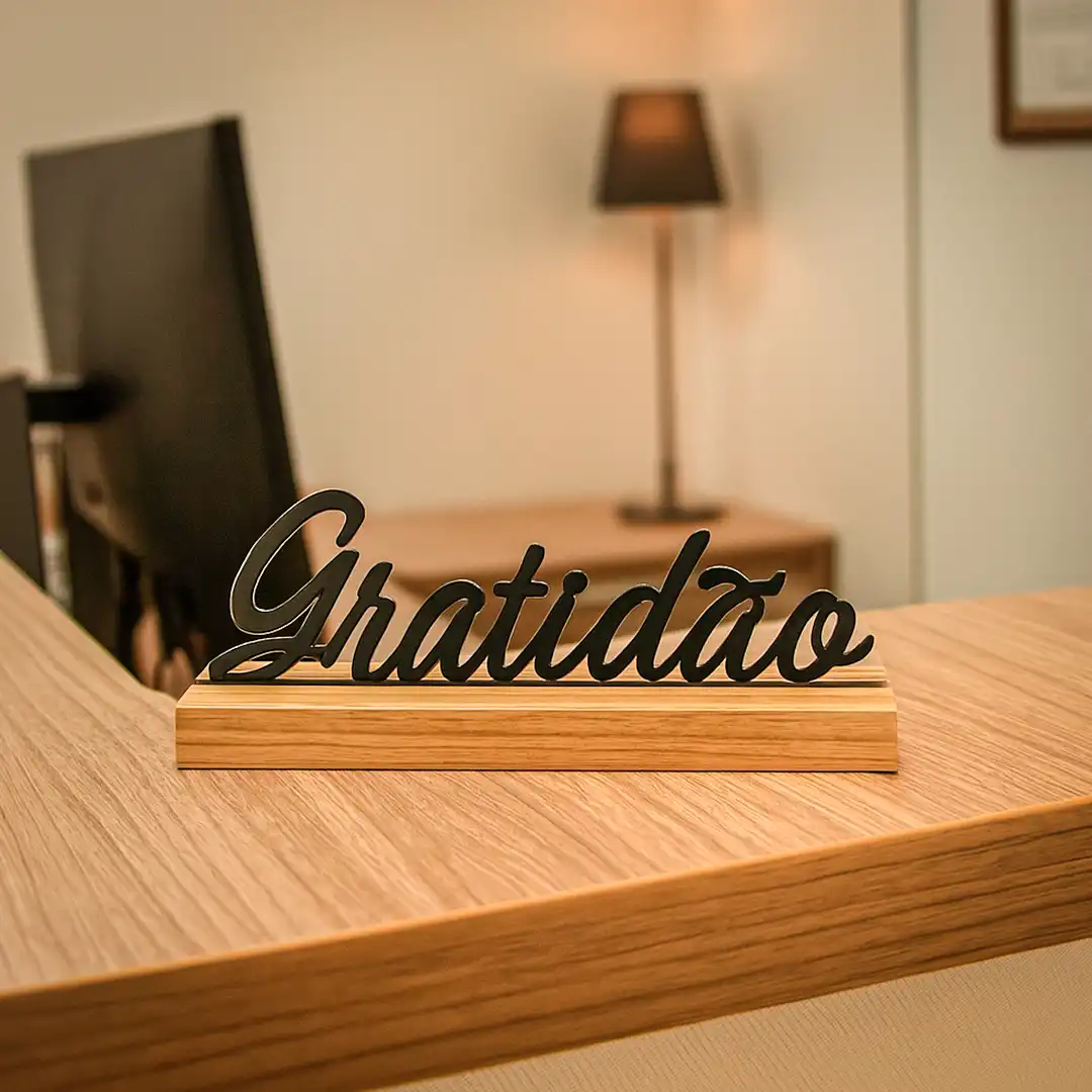 DECORAÇÃO DE MESA GRATIDÃO – ENFEITE EM MDF PARA LAR OU ESCRITÓRIO