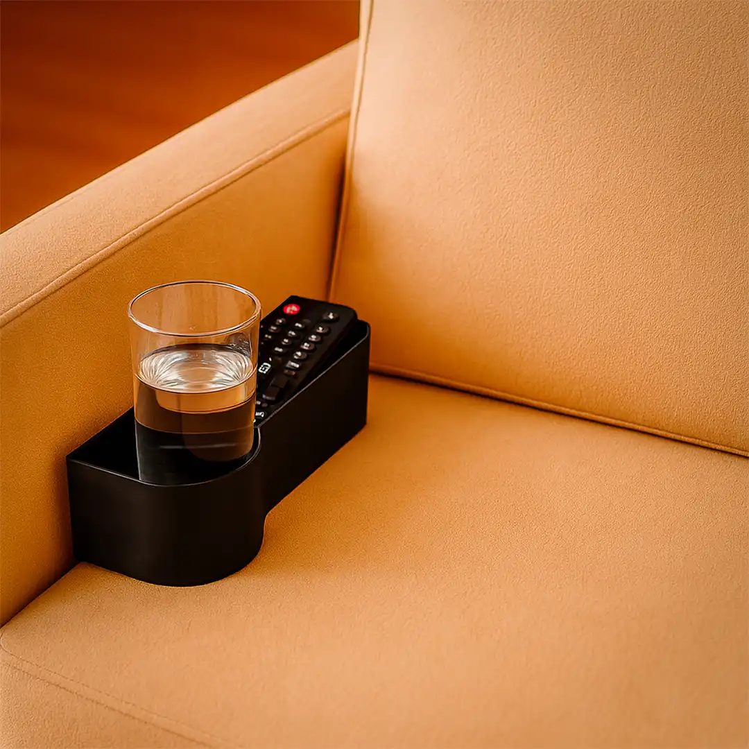 ORGANIZADOR MULTIFUNCIONAL PARA ASSENTO DE CARRO E SOFÁ COM SUPORTE PARA COPOS