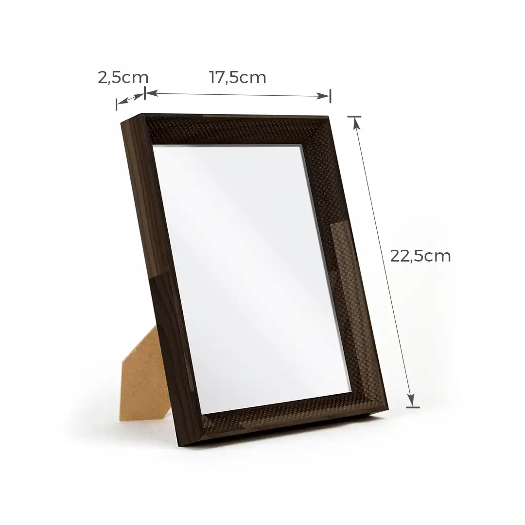 PORTA-RETRATO DECORATIVO 6X8CM EM MDF MARROM ESCURO COM PROTEÇÃO EM PLÁSTICO