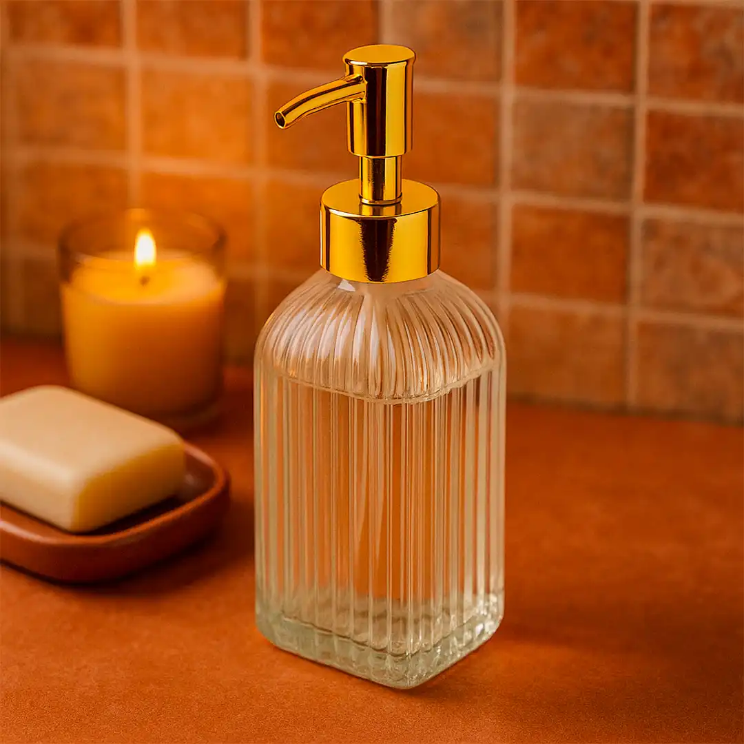 DISPENSER DE SABONETE LÍQUIDO EM VIDRO COM BICO PUMP DOURADO