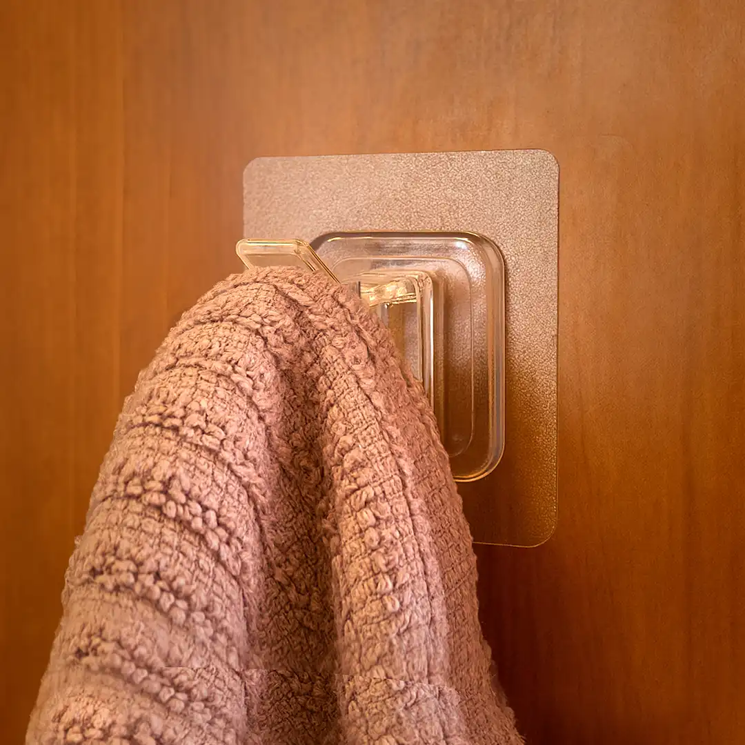 GANCHO ADESIVO MULTIUSO TRANSPARENTE COM MOLA – SUPORTE ATÉ 3KG (KIT 2 PEÇAS)