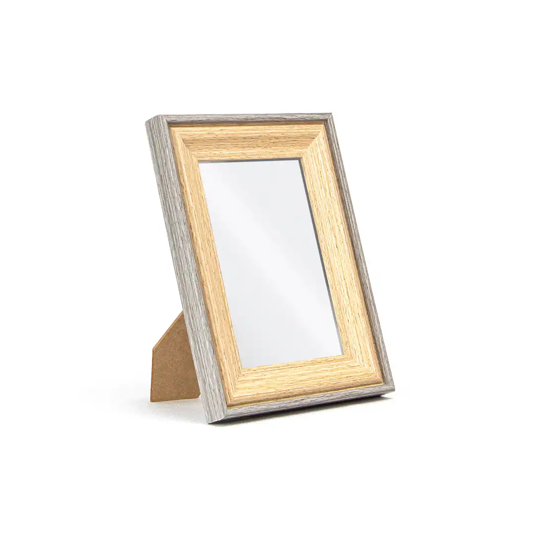 PORTA-RETRATO DECORATIVO 4X6CM EM MDF CINZA E MADEIRA CLARA COM PROTEÇÃO EM PLÁSTICO