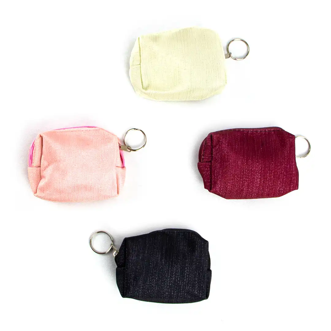 NECESSAIRE EM TECIDO COM ARGOLA