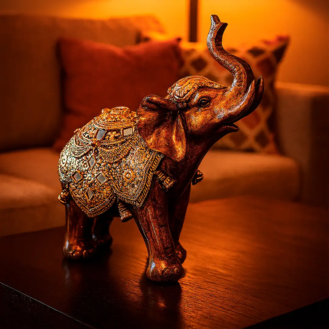 ELEFANTE INDIANO DECORATIVO DE RESINA COM DETALHES DOURADOS 19CM