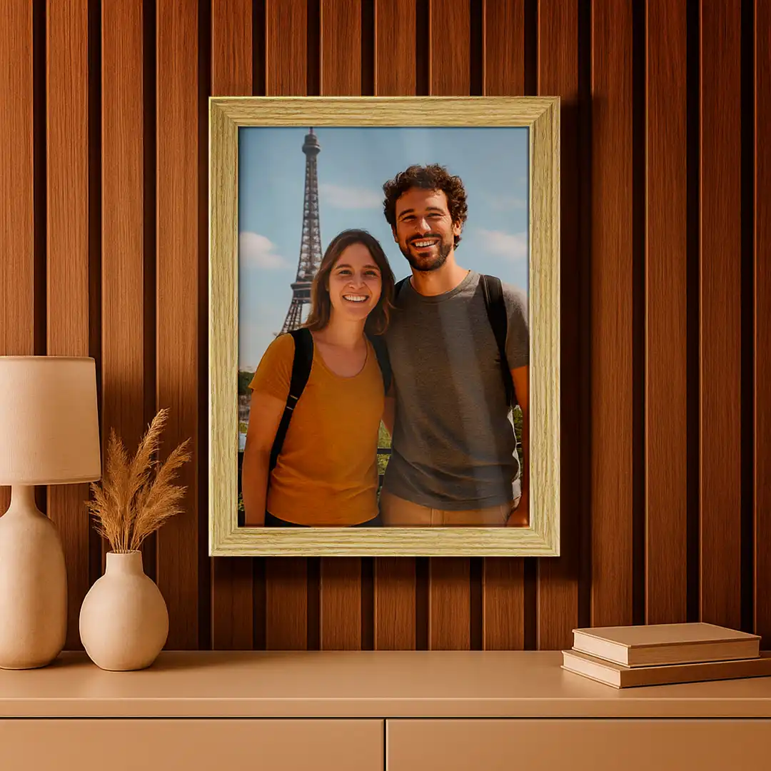 PORTA-RETRATO DECORATIVO A4 EM MDF MARROM CLARO COM PROTEÇÃO EM PLÁSTICO