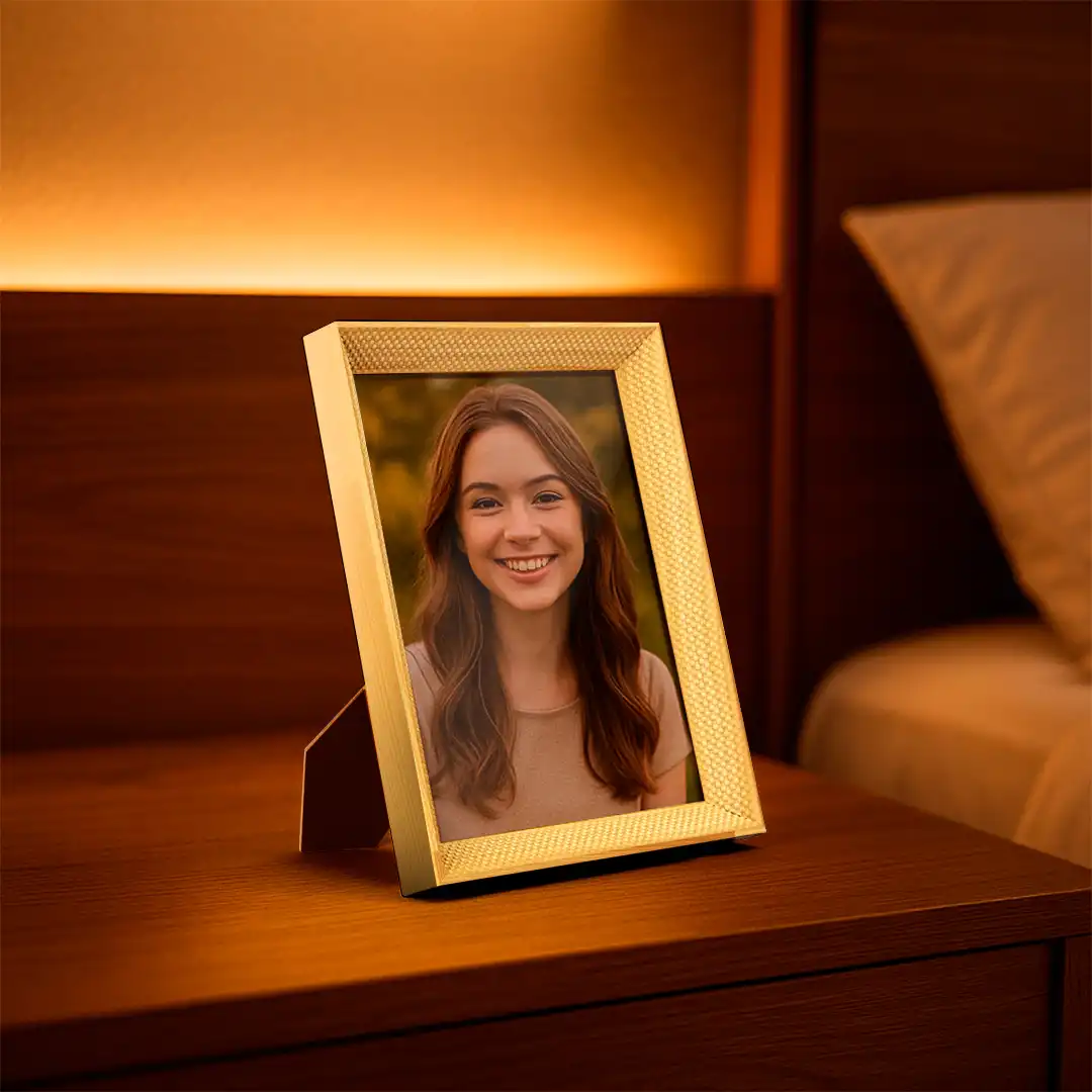 PORTA-RETRATO DECORATIVO 6X8 EM MDF MADEIRA CLARA COM PROTEÇÃO EM PLÁSTICO