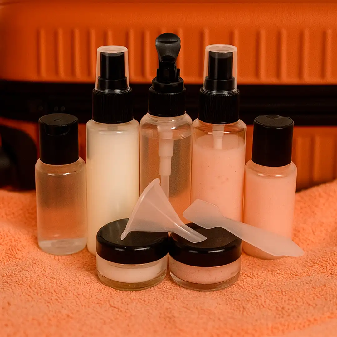 KIT FRASCOS PARA VIAGEM 10 PEÇAS COM ESTOJO – PRETO PRÁTICO E COMPACTO