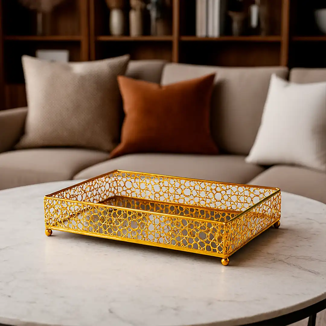 BANDEJA DECORATIVA ESPELHADA RETANGULAR EM METAL DOURADO 25X15CM