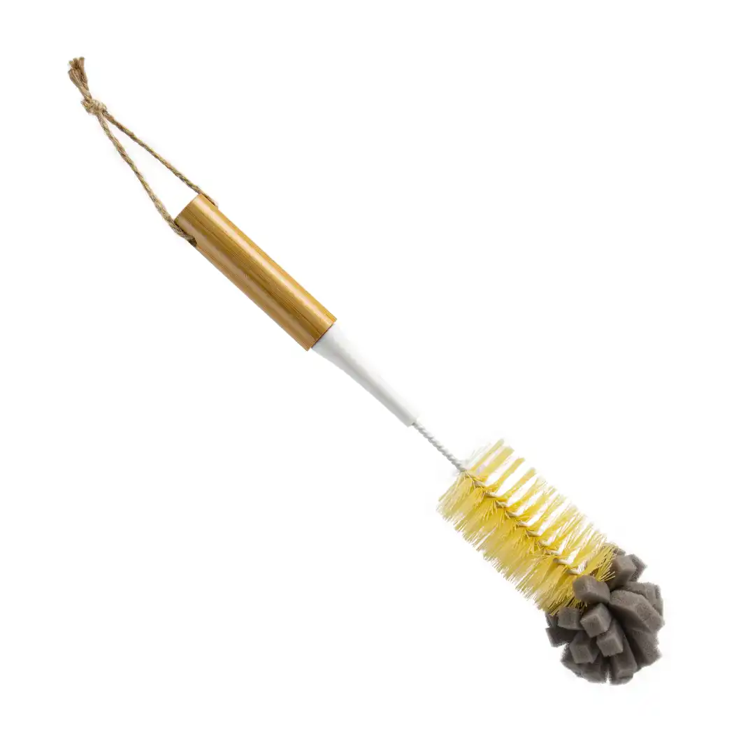 ESCOVA DE LIMPEZA COM CERDAS E ESPONJA – CABO DE BAMBU 40 CM