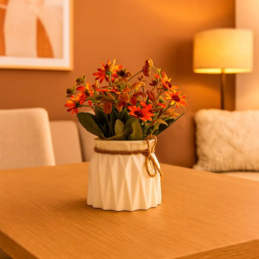 VASO DECORATIVO BRANCO COM FLORES ARTIFICIAIS LARANJA – 20 CM


