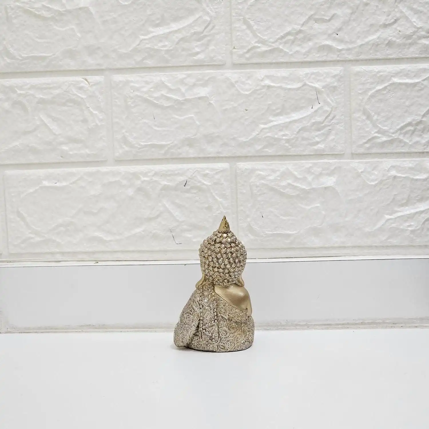 ENFEITE DECORATIVO BUDA DOURADO BRILHANTE EM RESINA P